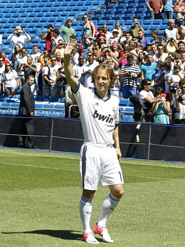 乌迪内斯vs恩波利：托万、洛伦佐-卢卡首发，德西利奥、洛伦佐-科隆博出战