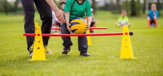 哪支球队不是靠强力外援取得好成绩，尤其是强力小外援，同曦如果没有实力引进好的外援，抓紧时间全华班出战，也能锻炼一下年轻球员，现在这两个外援都没有国内球员发挥好，悲哀啊