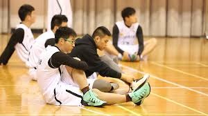 热刺125周年纪念：唯一赢得足总杯的业余队身披纯白球衣致敬历史